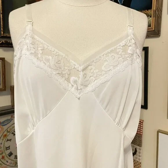 80s Vintage White Slip Dress with Lace Trim & Adjustable Straps Size 4X - Picture 2 of 4